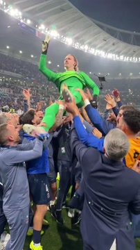 Празднование игроков «ПСЖ» после победы в Межконтинентального кубка ФИФА