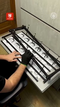 Художник одновременно нарисовал Гвардиолу и 11 игроков «Сити»