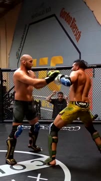 Шон Стрикленд провёл спарринг с Мишелем Перейрой