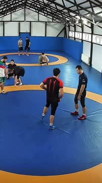 Усман Нурмагомедов показал, как готовится к бою с Дэвисом