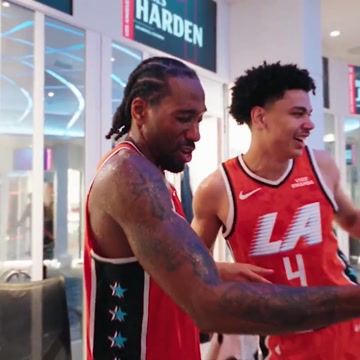 Харден и игроки «Клипперс» облили Леонарда водой