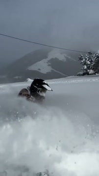 Царукян катается на снегоходе