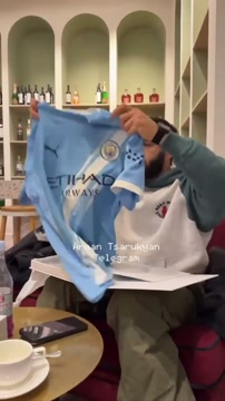 Арман Царукян показал подарок от Эрлинга Холанда