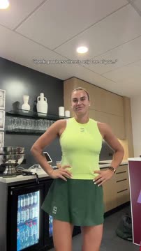 Совместный танец Соболенко, Бадосы и Анисимовой