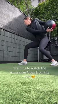 Мария Шарапова показала, как готовится смотреть AO-2026