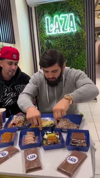 Царукян попробовал более 10 десертов за раз