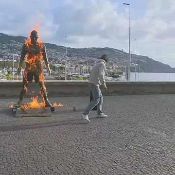 Поджог статуи Криштиану Роналду