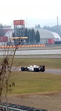 Оливер Берман выехал на трассу на новом болиде «Хааса» VF-26