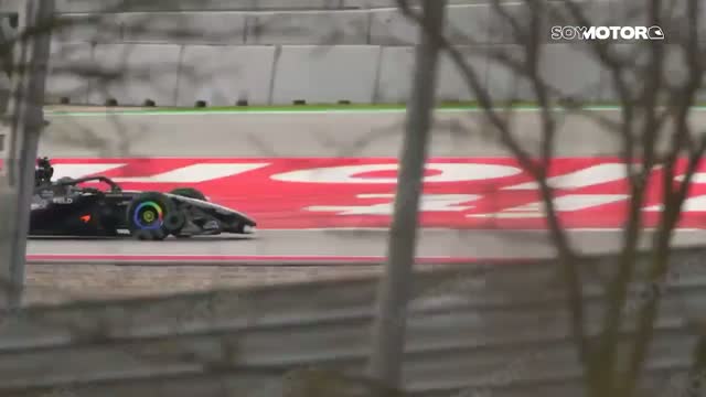 Новый болид «Макларена» дебютировал на трассе в Барселоне