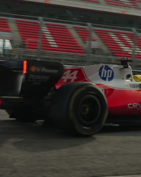 Болид «Феррари» SF-26 на тестах в Барселоне