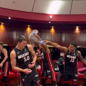 Игроки «Майами» поздравили Владислава Голдина с первыми очками в НБА