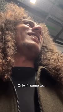 Махачев раскритиковал журналиста за длинные волосы