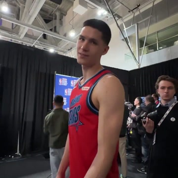 Дёмин пошутил о своих кроссовках на Матче восходящих звёзд