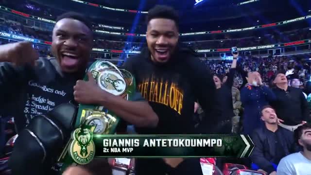 Яннис и Таннасис Адетокунбо посетили шоу WWE