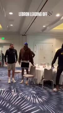 Игроки «Лейкерс» поздравили Дончича с днём рождения