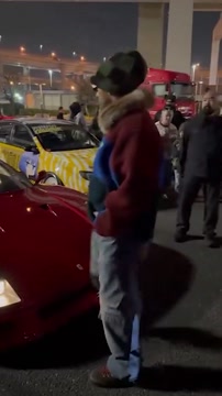 Хэмилтон появился в Японии на легендарной Ferrari F40