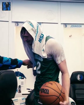 Игроки «Далласа» поздравили Флэгга после 51 очка в матче