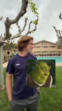 Андрей Рублёв пародирует известные мемы