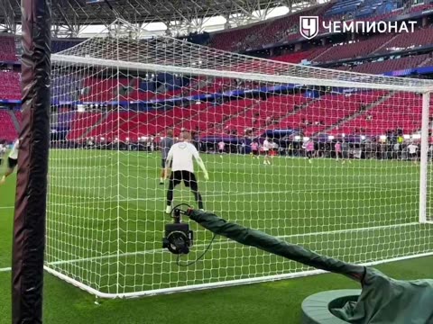 Сейвы Сафонова на тренировке «ПСЖ» перед финалом ЛЧ