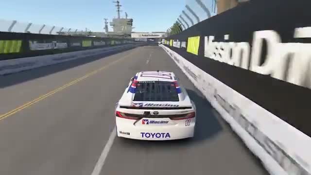 NASCAR показала круг по трассе на военно-морской базе США