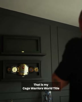 Иэн Гэрри представил рамку для пояса UFC перед боем с Махачевым
