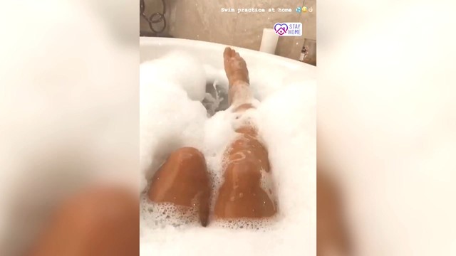 Ефимова показала тренировку в ванной