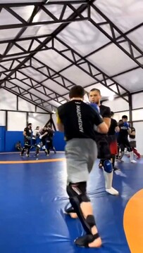 Умар Нурмагомедов тренируется перед боем с Фигейреду