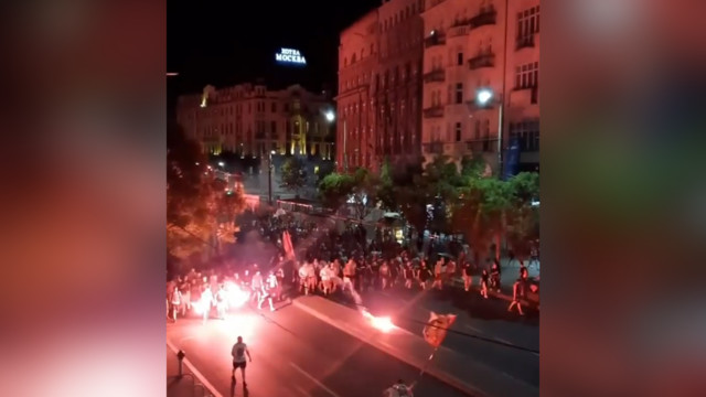 Фанаты «Црвены» перекрыли дорогу. Празднование титула в Белграде