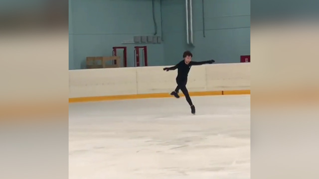 Алиев выполнил два четверных, впервые выйдя на новых коньках