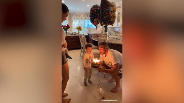 Жена и сыновья Овечкина поздравили хоккеиста с днём рождения