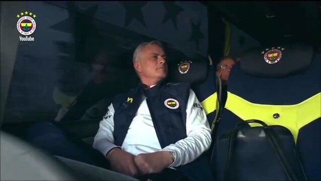 Моуринью взял в автобус фаната «Фенербахче»