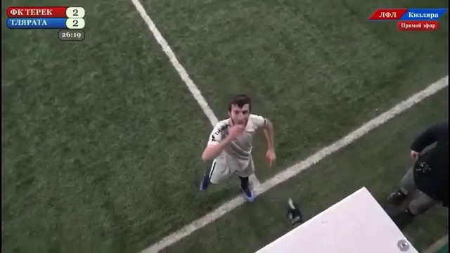 Дагестанский футболист отпраздновал гол поеданием печенья