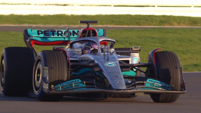 Новый болид «Мерседеса» Формулы-1: дебют на трассе