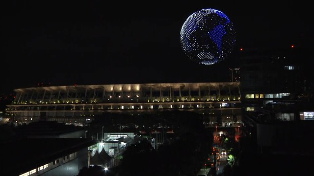В Токио на церемонии открытия ОИ-2020 прошло световое шоу дронов