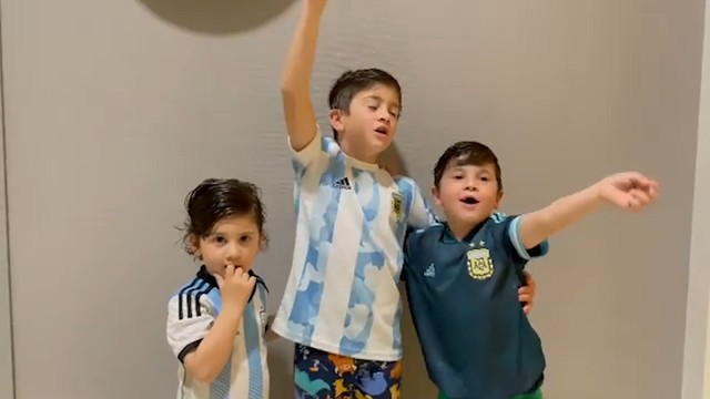 Сыновья Месси спели в честь победы сборной Аргентины