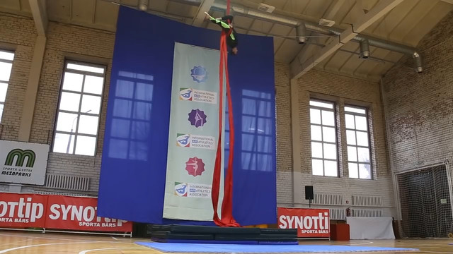 Российская гимнастка получила травмы, упав с 8 метров