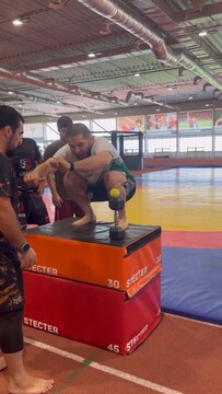 Махачев успешно справился с испытанием на тренировке