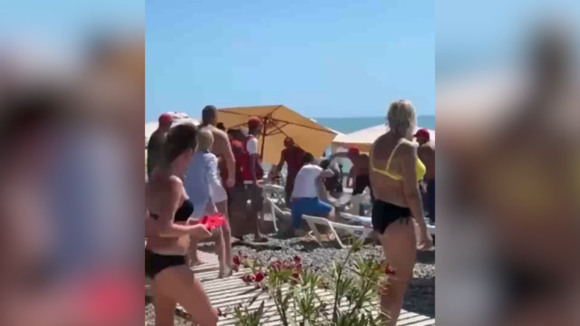 В Адлере работники пляжа избили чемпиона по самбо