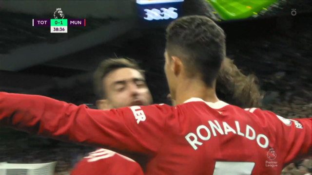 0:1. Роналду («Манчестер Юнайтед») забивает с заброса Бруну!