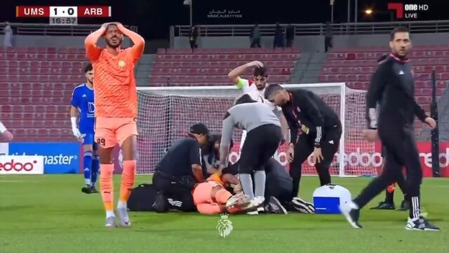 Футболист потерял сознание во время матча в Катаре