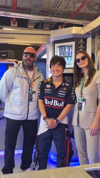 Цунода встретился с Джейсоном Стейтемом и Эмили Ратаковски