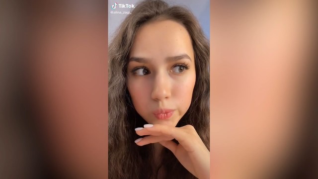 Загитова приняла участие в популярном челлендже в TikTok