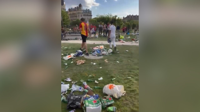 Центр Парижа завален мусором во время финала ЛЧ