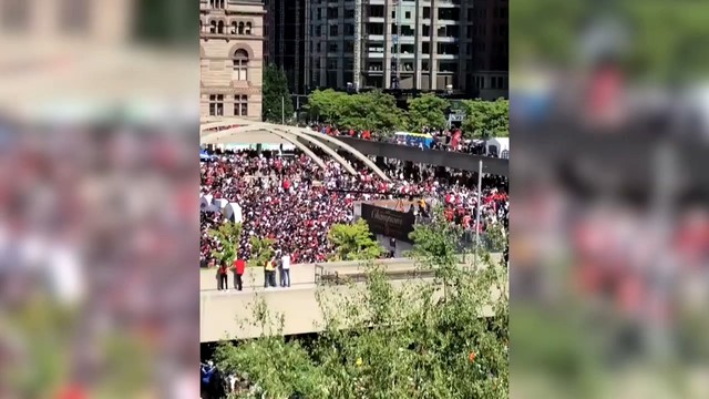 Стрельба на параде чемпионов в Торонто. Есть пострадавшие