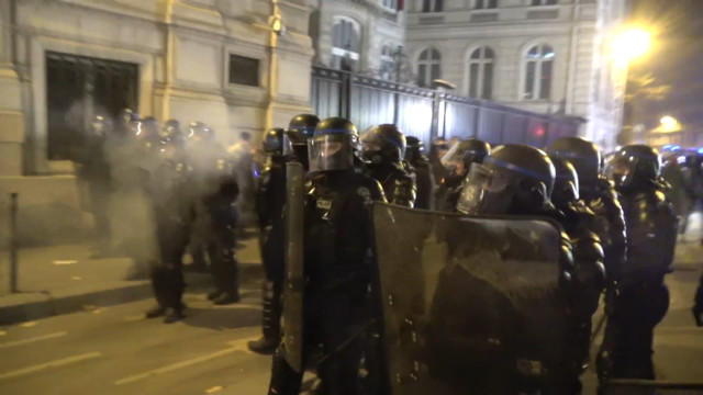 Беспорядки на улицах Парижа после победы Франции в 1/2 ЧМ-2022