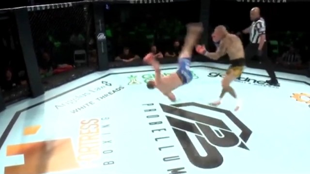 Бывшего бойца UFC нокаутировали ударом «раскат грома»