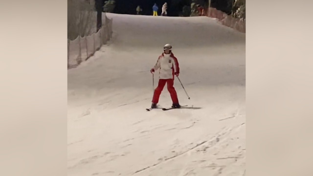 Алина Загитова покаталась на лыжах в Ижевске
