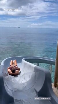Даниил Медведев весело отдыхает на Мальдивах