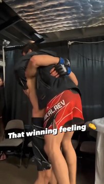 Павлович и Анкалаев поздравили друг друга после побед на UFC 277