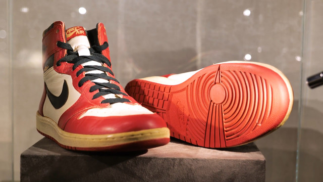 Коллекция кроссовок Майкла Джордана выставлена на аукцион